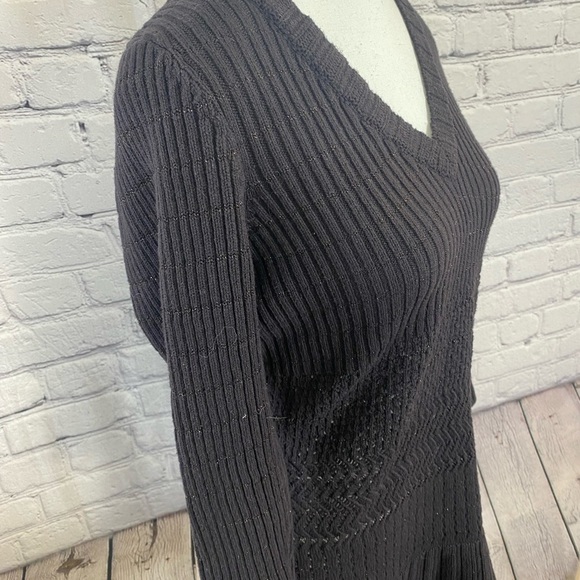 Calvin Klein V Neck Sweater size Large EUC - Picture 6 of 10